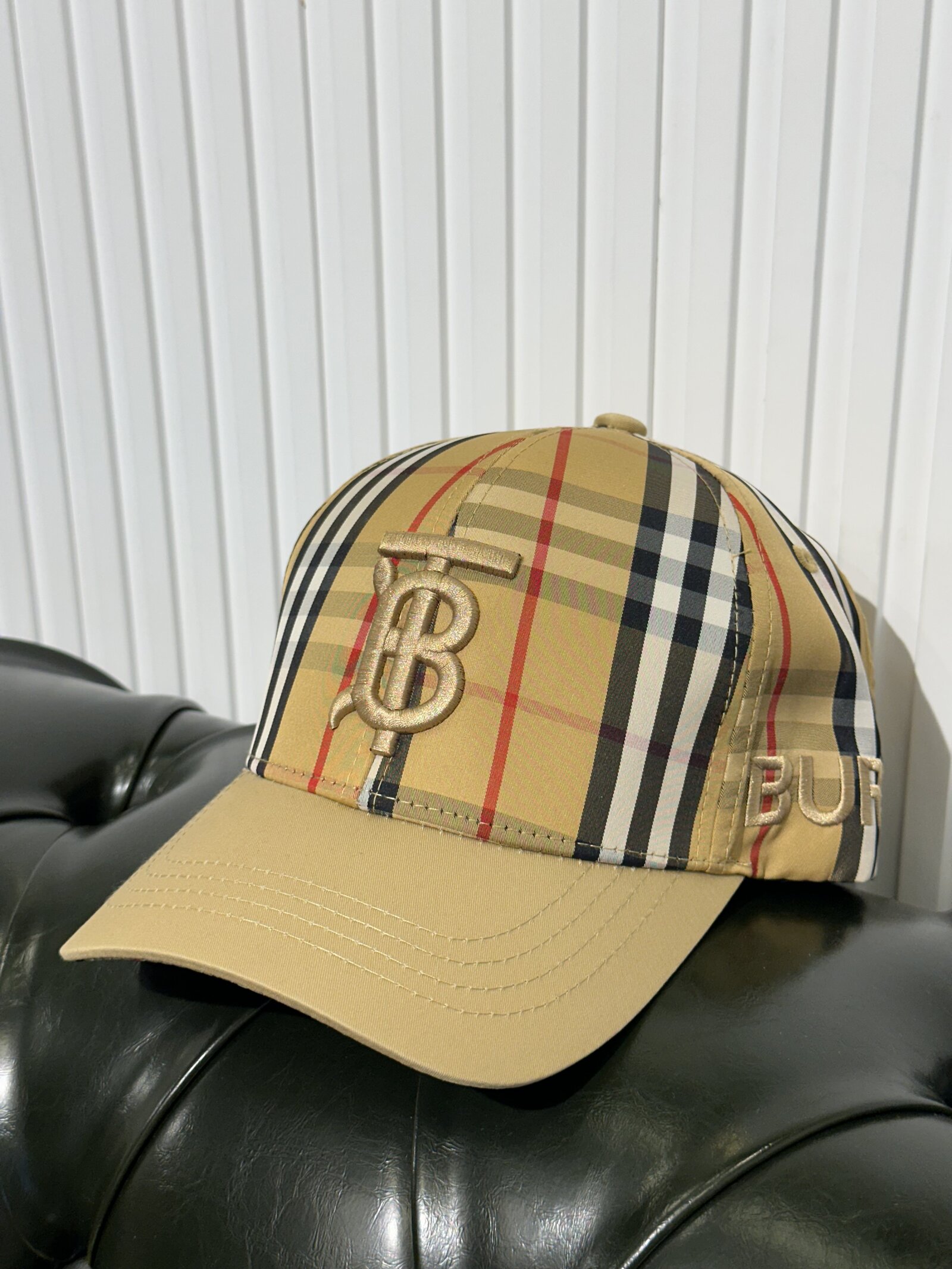 BURBERRY HAT